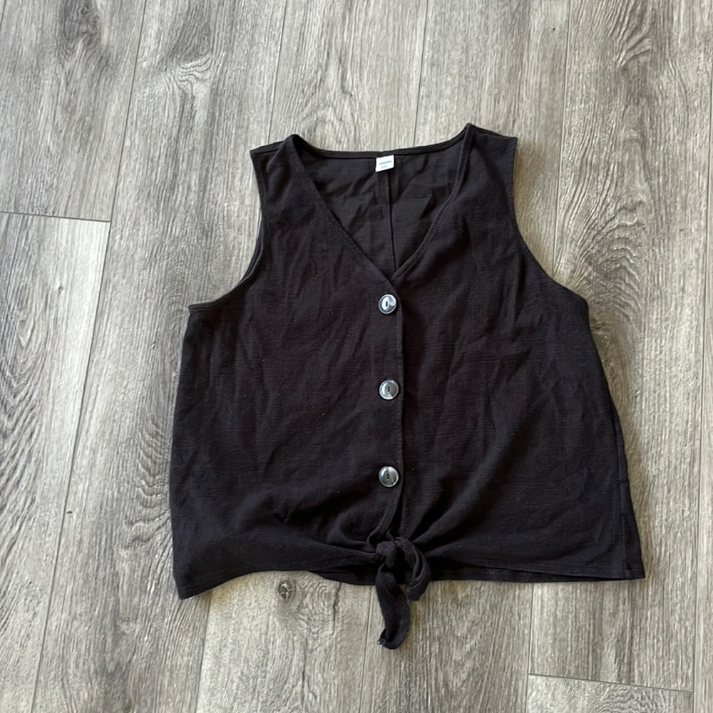 Tie front tank